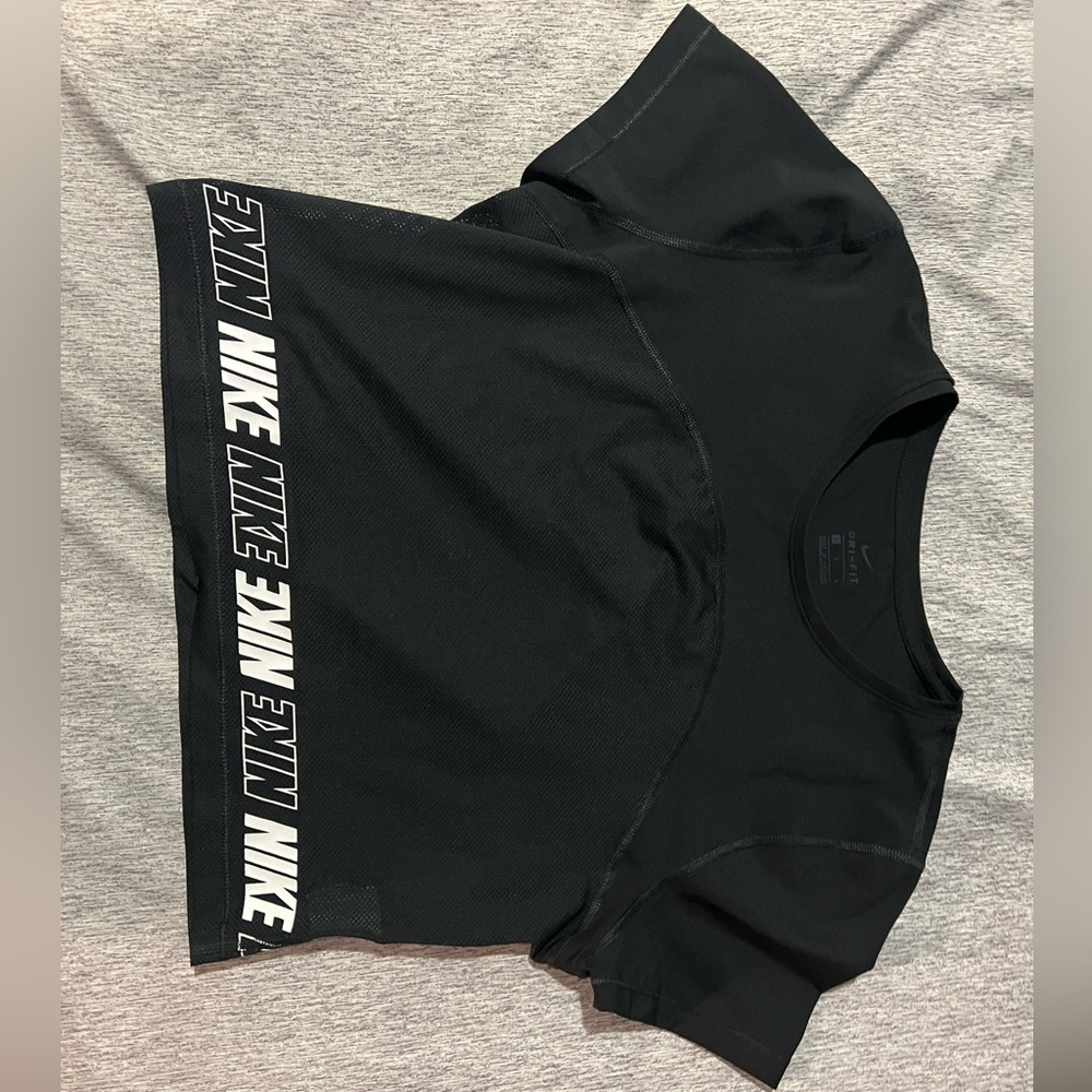 Nike workout top